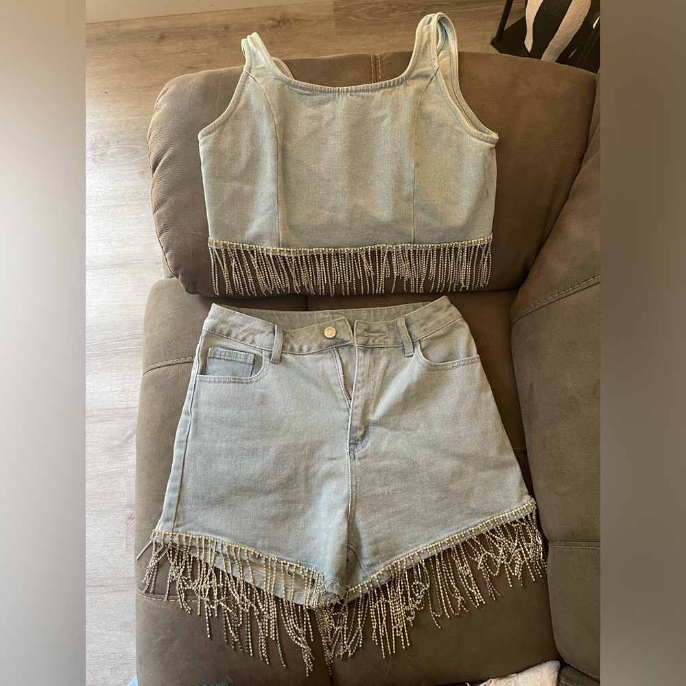 Short/ crop set. Size small